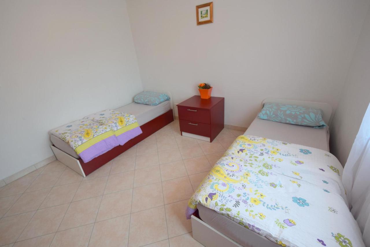 Apartments Gabrijel Malinska Extérieur photo