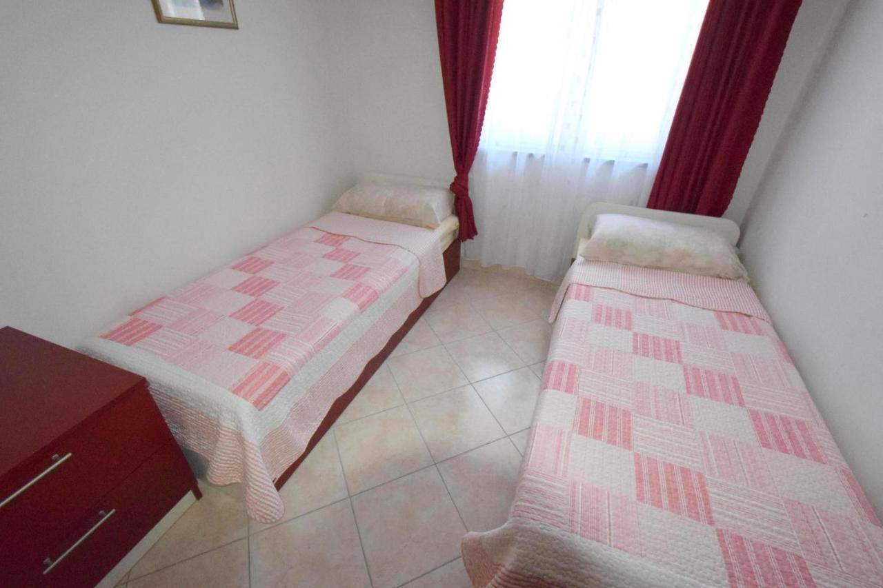 Apartments Gabrijel Malinska Extérieur photo