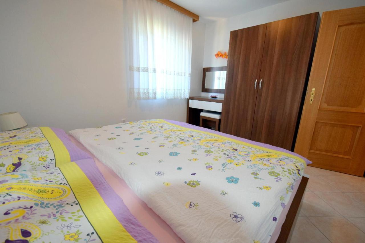 Apartments Gabrijel Malinska Extérieur photo