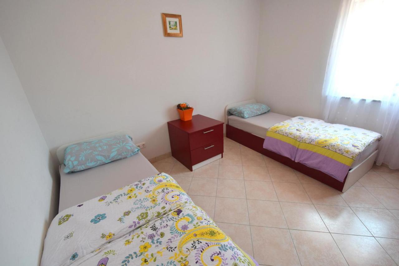 Apartments Gabrijel Malinska Extérieur photo